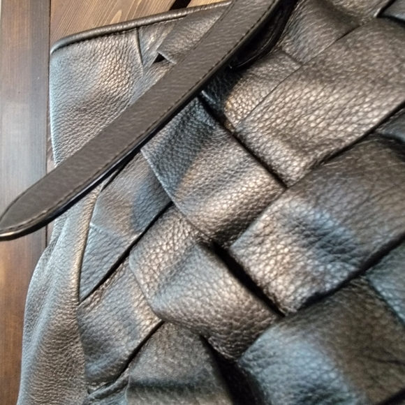 Cole Haan Beautiful gray Large purse - Picture 3 of 13